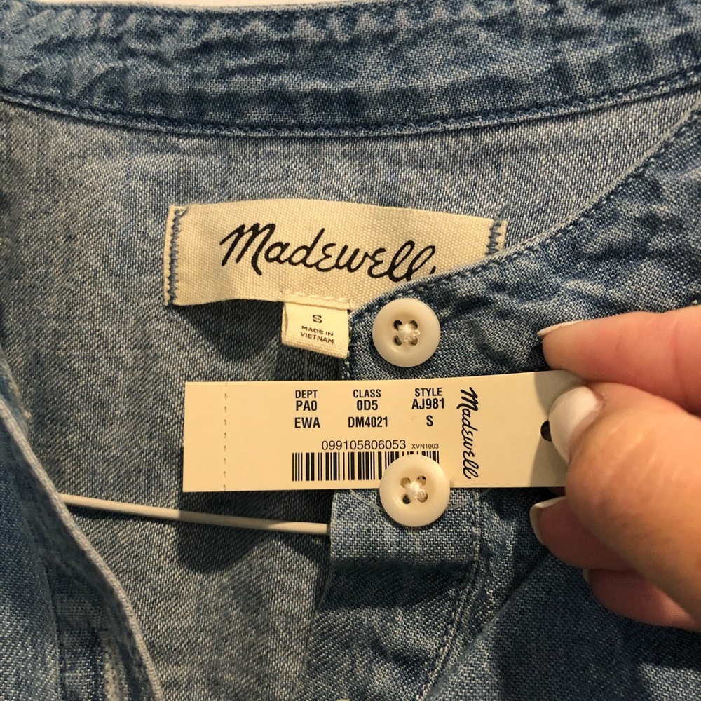 New with tags Madewell Chambray top size S
